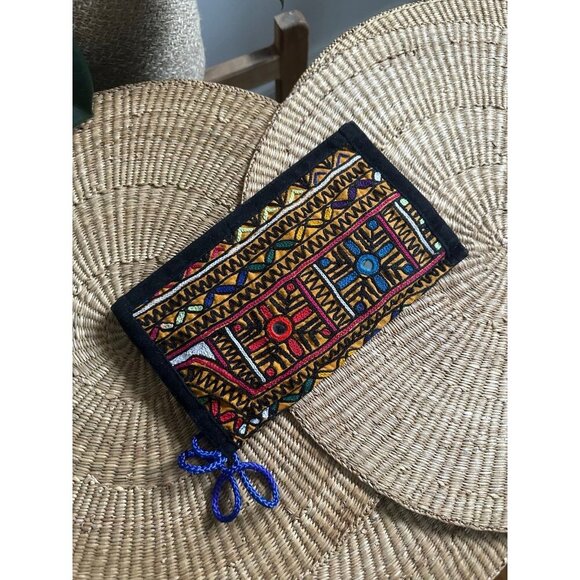 Embroidered  hand sewn colorful wallet - Picture 1 of 8